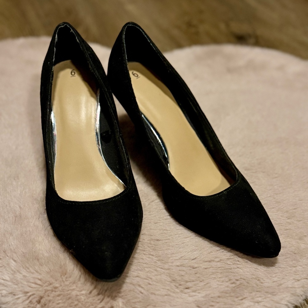 Black heels